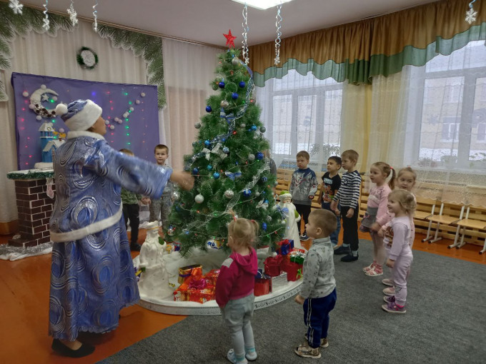 Прощание с Ёлочкой. Прощание с Ёлочкой.